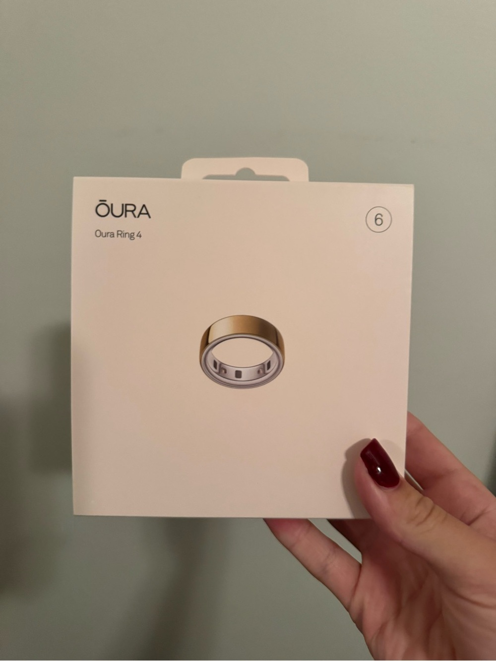 Oura ring 4 gold size 6